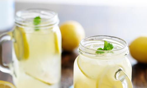 Come fare la limonata in casa: ricette e consigli