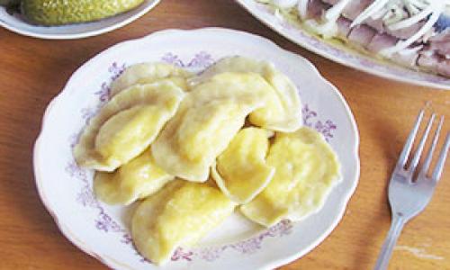 Dumplings with raw potatoes